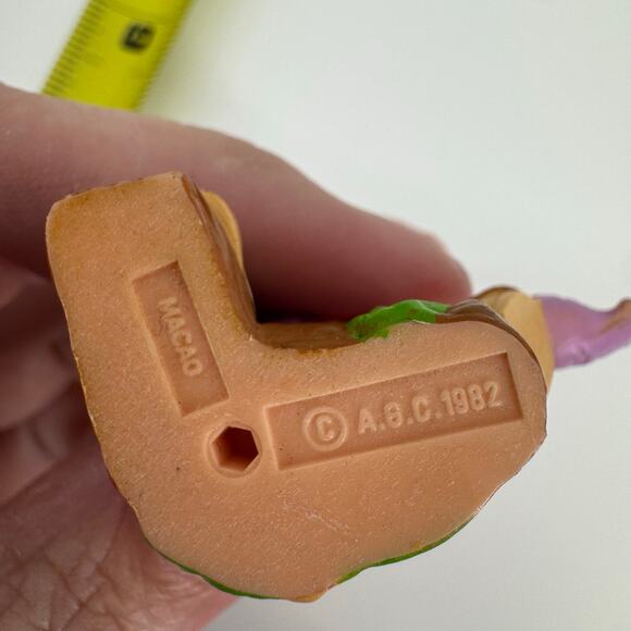 Huckleberry Pie Vintage 1982 PVC Fishing Figure Kenner Strawberry Shortcake - Picture 3 of 4